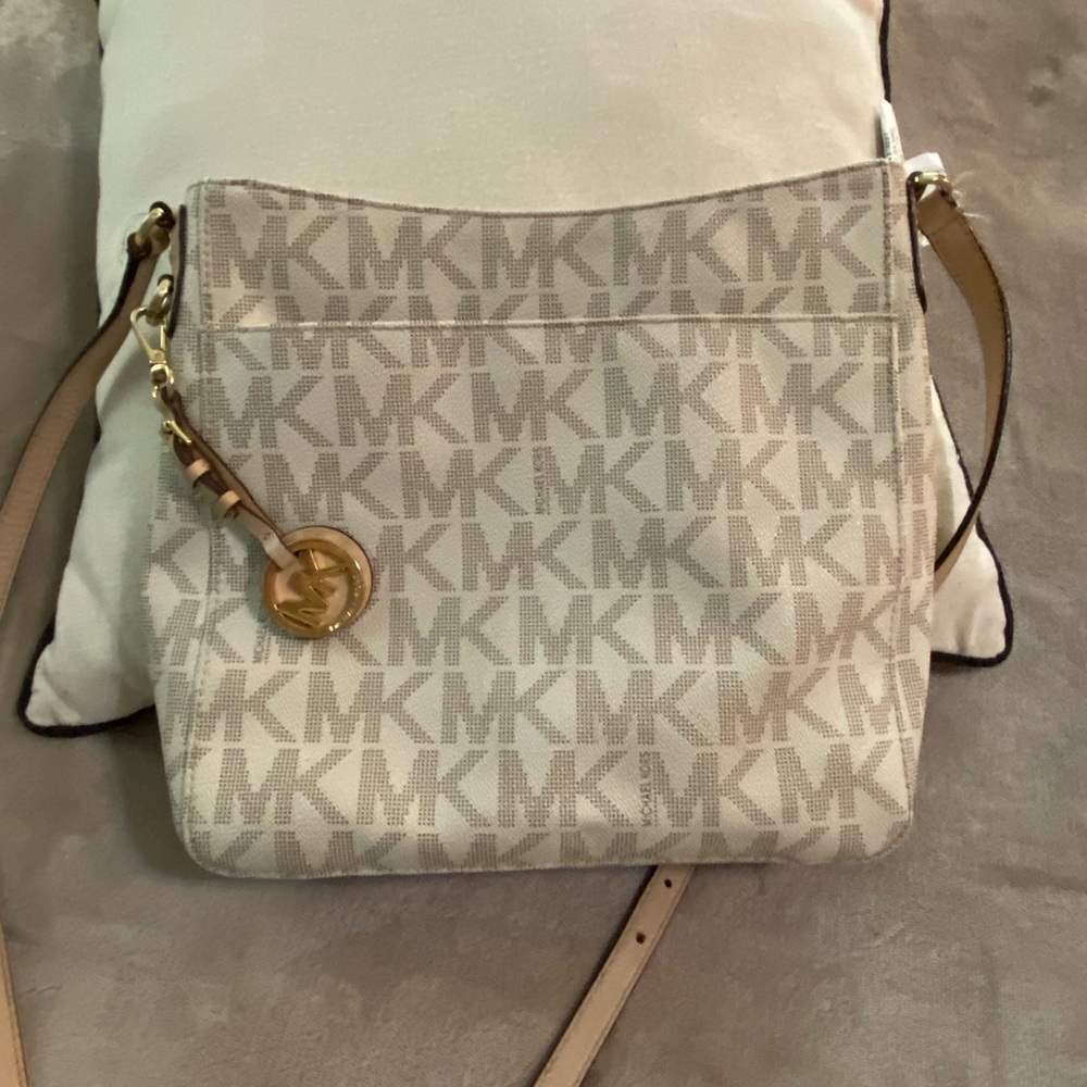 Michael Kors Crossbody - Picture 3 of 5